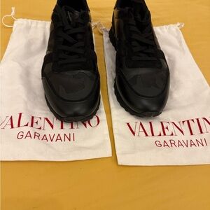 Valentino Garavani Black Low-Top Sneakers